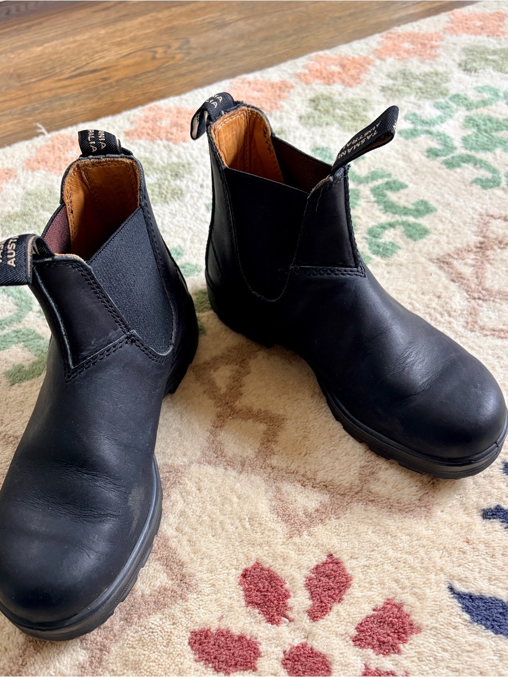 Blundstone Black Leather Chelsea Ankle Boots